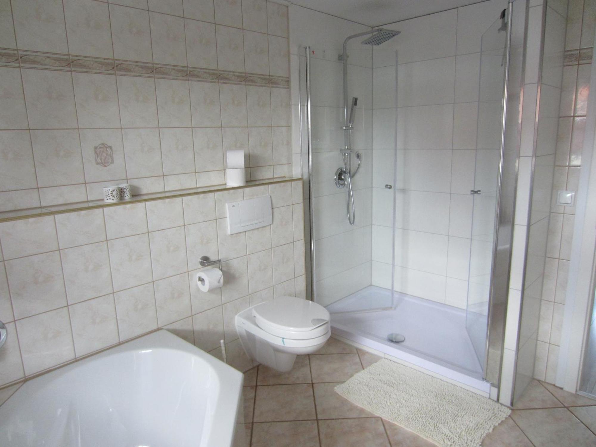 Ferienwohnung Bienwald Mit Pool Fuer 4 - 6 Personen Mit 3 Schlafzimmern Grobitz Dış mekan fotoğraf